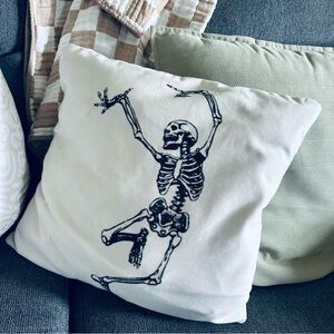 ISkeleton Print Throw Pillow Cover